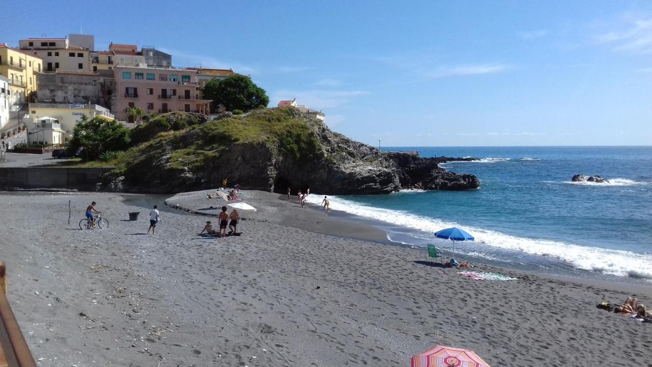 Bed and Breakfast Il Corvino Diamante Exterior foto