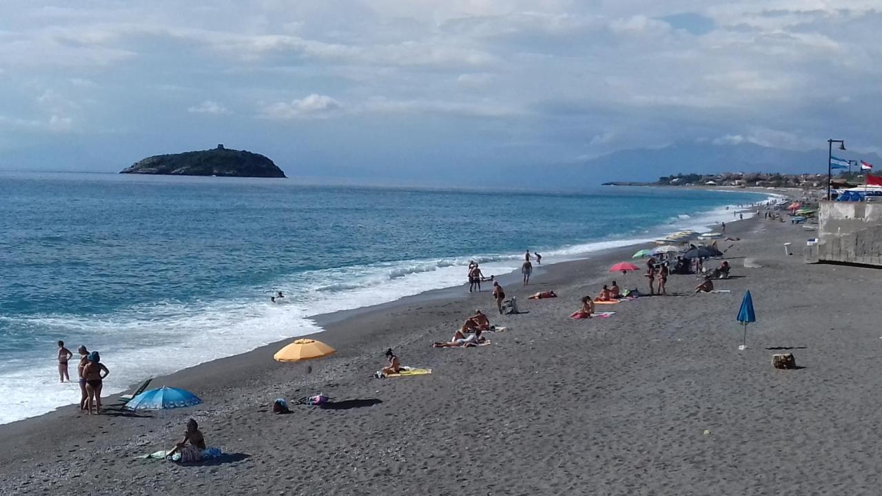 Bed and Breakfast Il Corvino Diamante Exterior foto